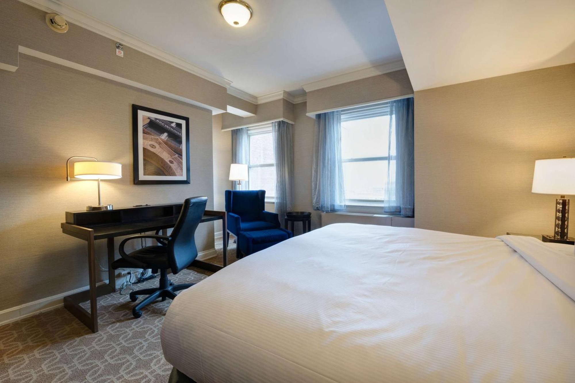 Hilton Hotel 3*