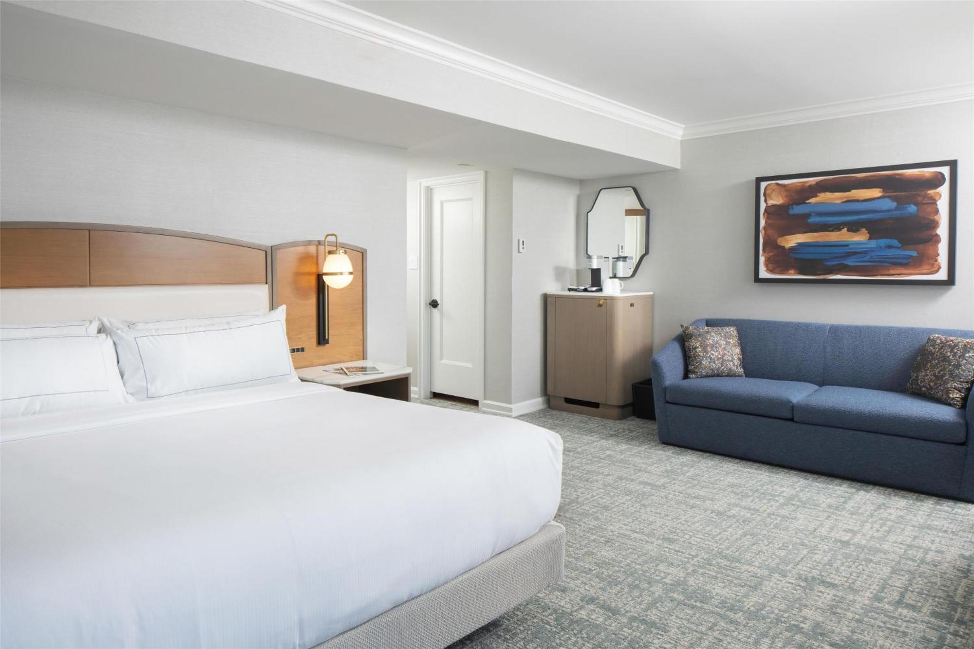 Hilton Hotel 3*